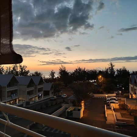 Location Saisonniere Meublee F2 St Leu Face Ocean A 1 Min Plage Apartment Saint-Leu Luaran gambar