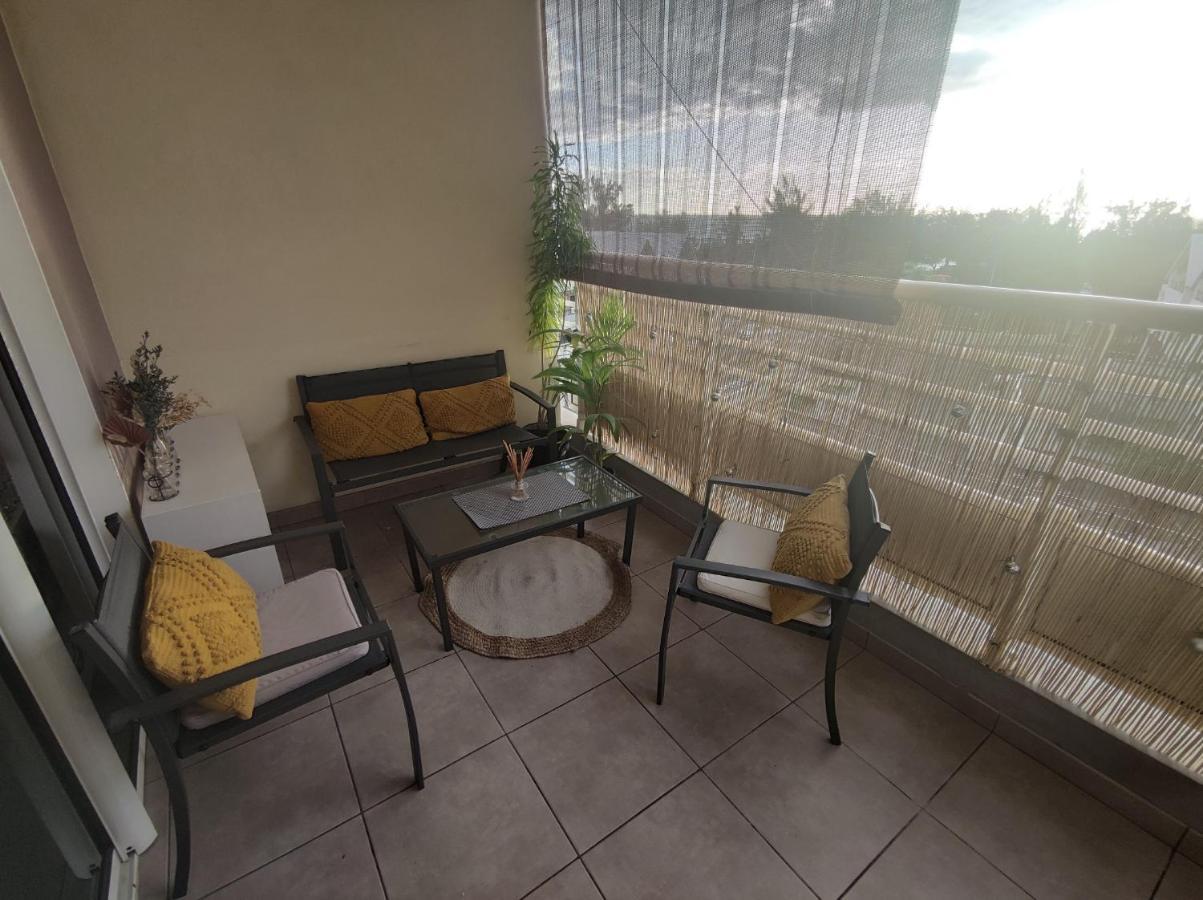 Location Saisonniere Meublee F2 St Leu Face Ocean A 1 Min Plage Apartment Saint-Leu Luaran gambar