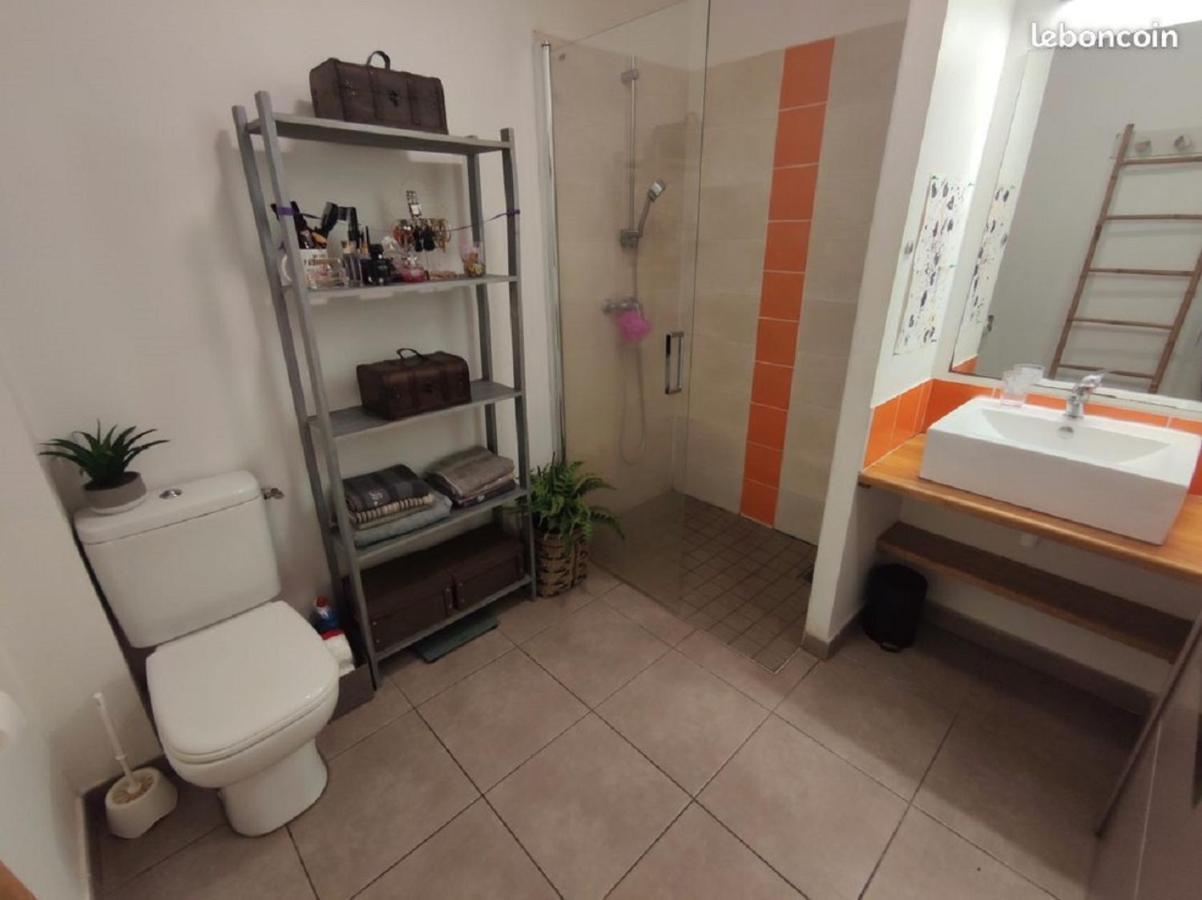 Location Saisonniere Meublee F2 St Leu Face Ocean A 1 Min Plage Apartment Saint-Leu Luaran gambar